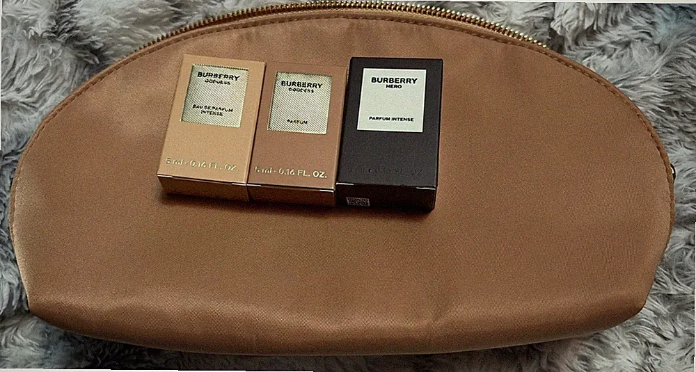 4 Pc Burberry Gift Set 3 x 5mL Mini Perfume + Burberry Pouch 10 x 5 x 2.5 in NEW